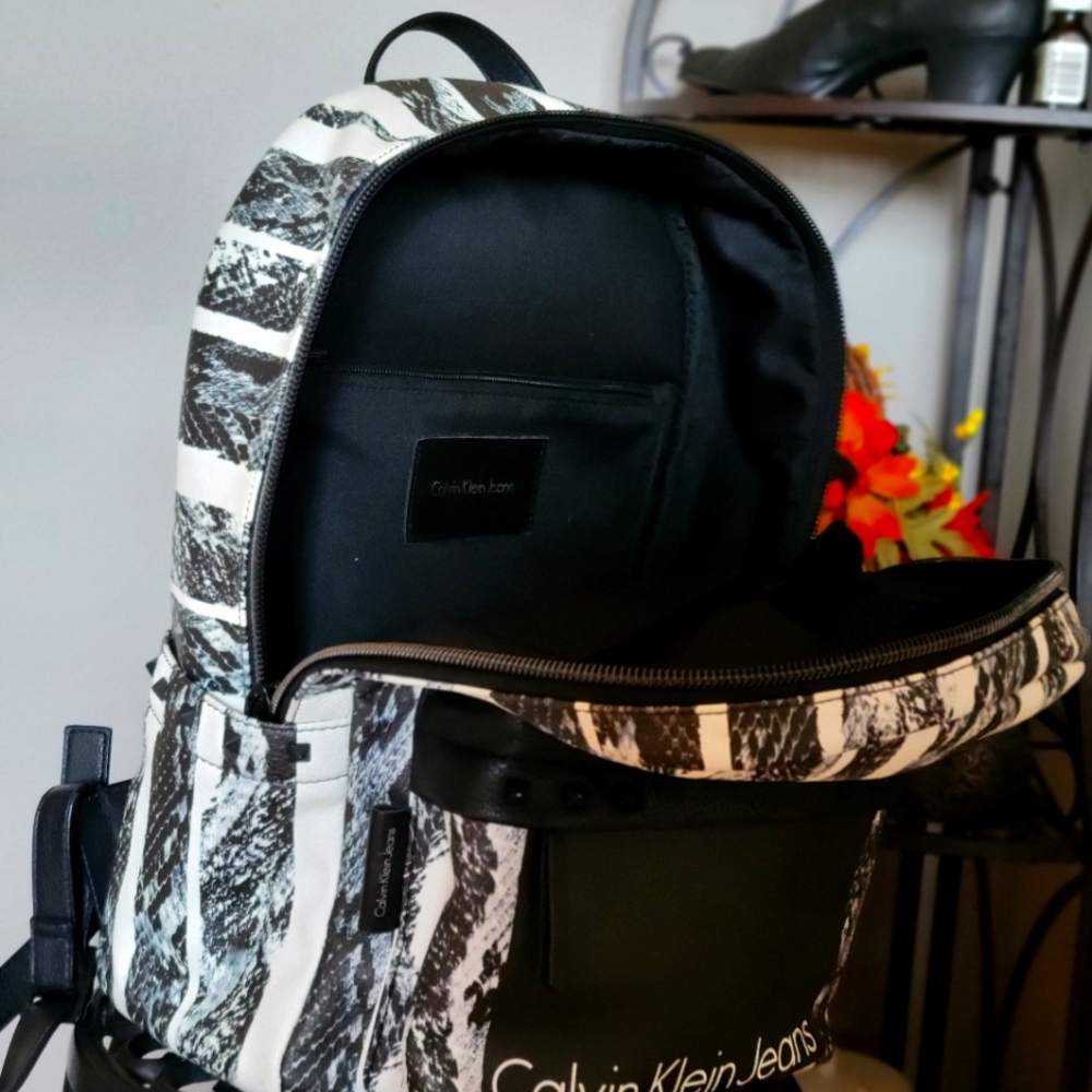 Calvin Klein Jeans Collection Fall 2018  Backpack - Picture 12 of 16